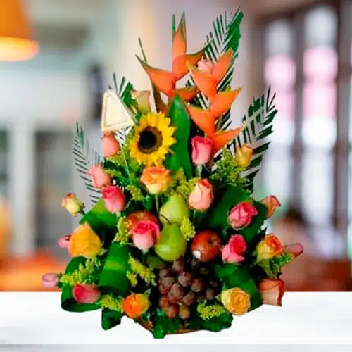 Arreglo Floral con Frutas Tropical